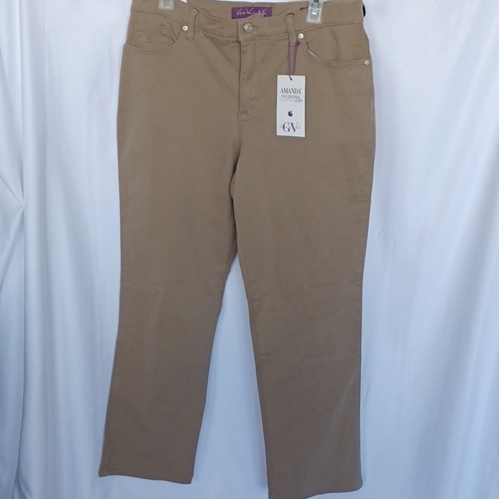 Gloria Vanderbilt Amanda Khaki jeans size 12P, slimming